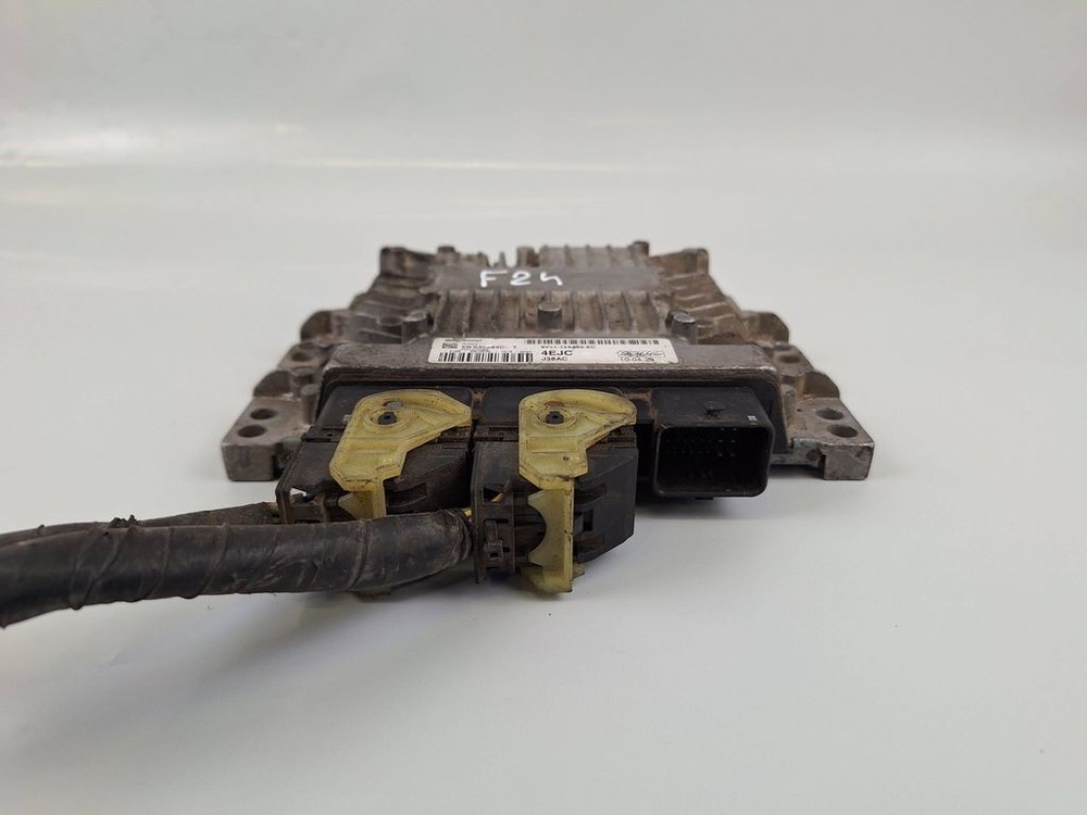 Ford Fiesta 2013 Engine Control Module ECU 8V2112A650EC BVV489
