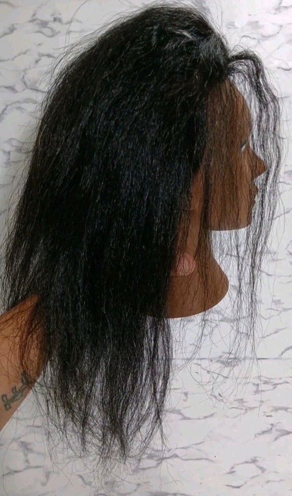 Medium training mannequin head with cosmetology practice