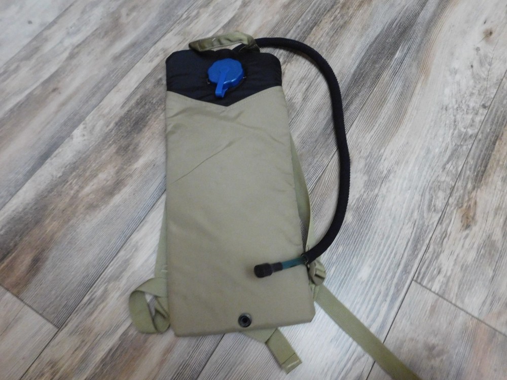 MILITARY CAMELBAK  3L 100 oz TAN HYDRATION SYSTEM