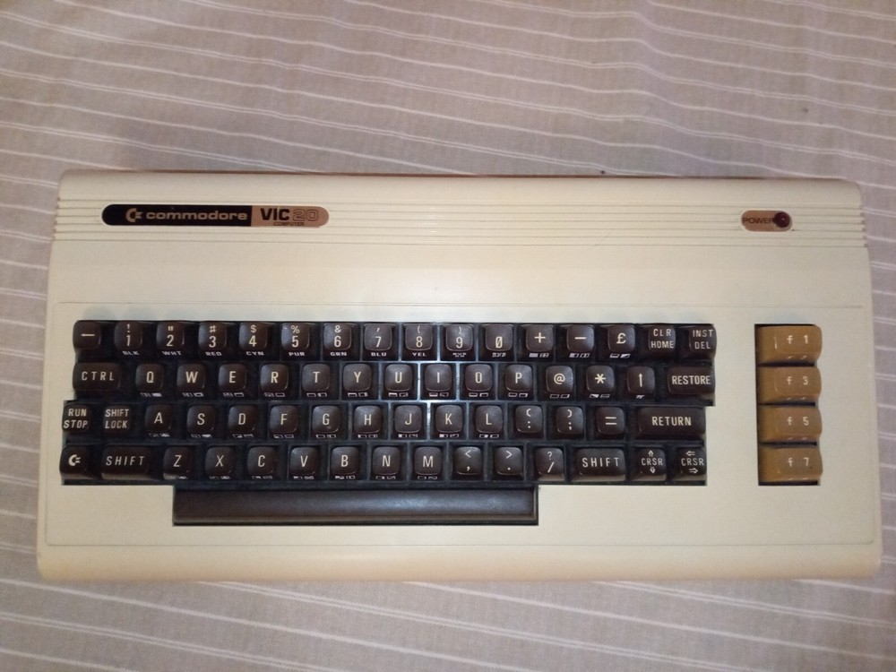 Vintage 1982 Commodore VIC-20 Computer, Datassette, Power Supply, Manual WORKING
