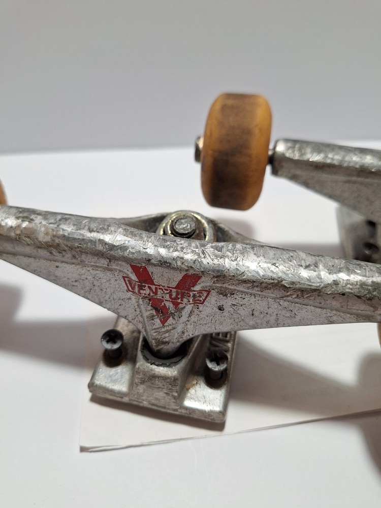 Vintage Venture Skateboad Trucks & Wheels