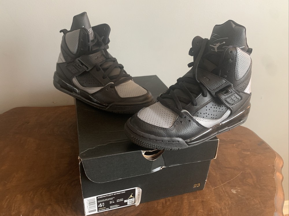 youth jordan flight size 4.5