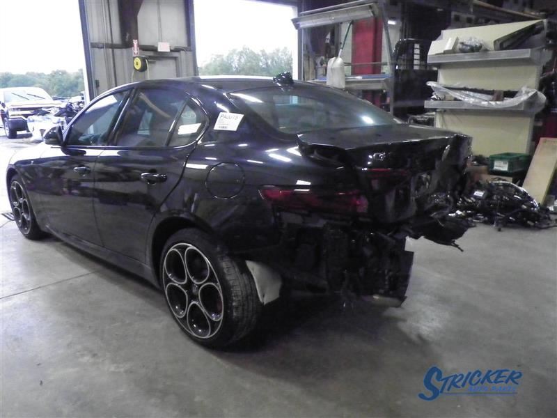 2022 Giulia Ti W/S Projector 1592653