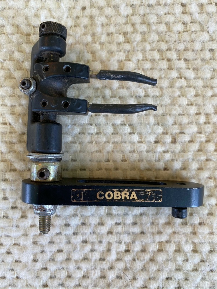 Cobra Dual Prong Flipper Rest