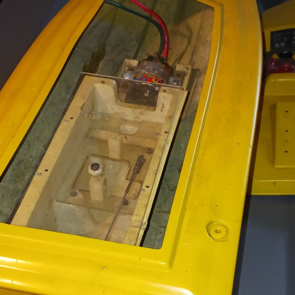 RCBOAT Classic Yellow
