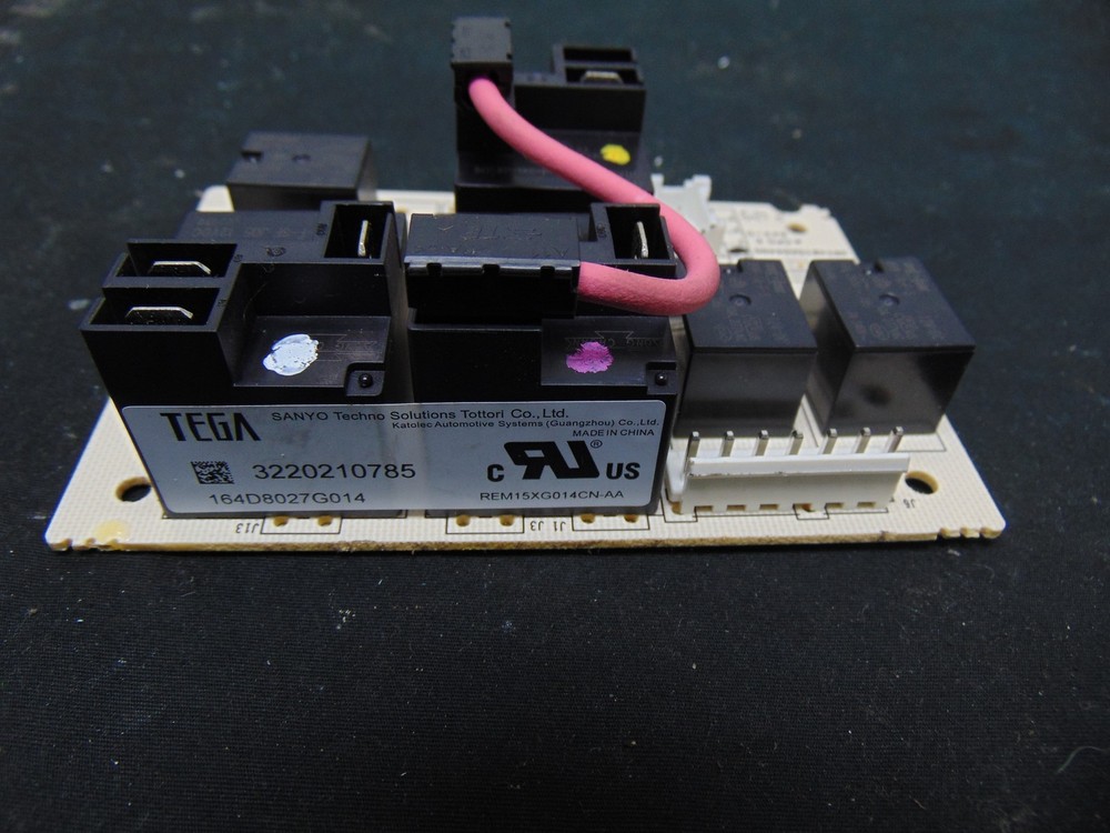 GE Electric Range JBS86SP4SS Control Board 164D8027G014