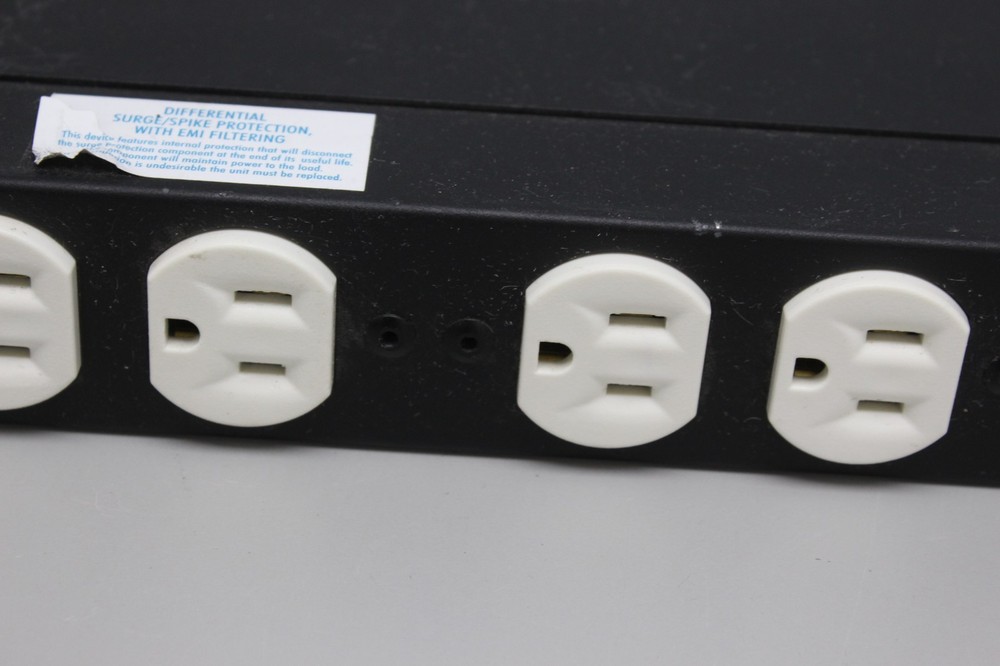 Middle Atlantic PD-915R Power Distribution Unit - Black