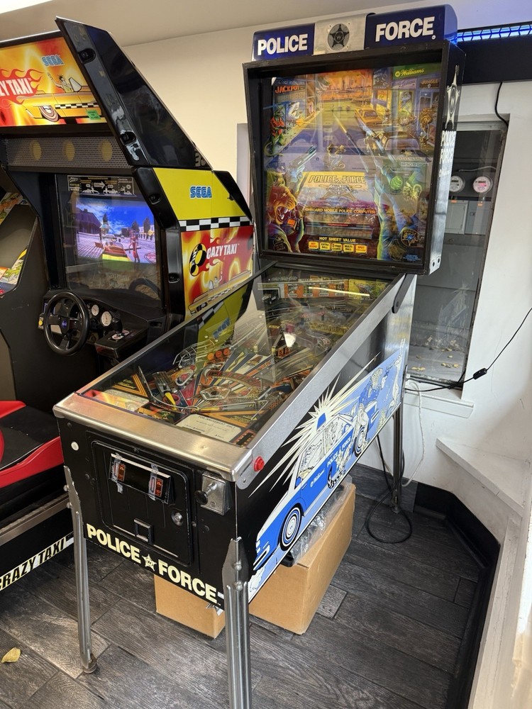 Williams Police Force Pinball Machine