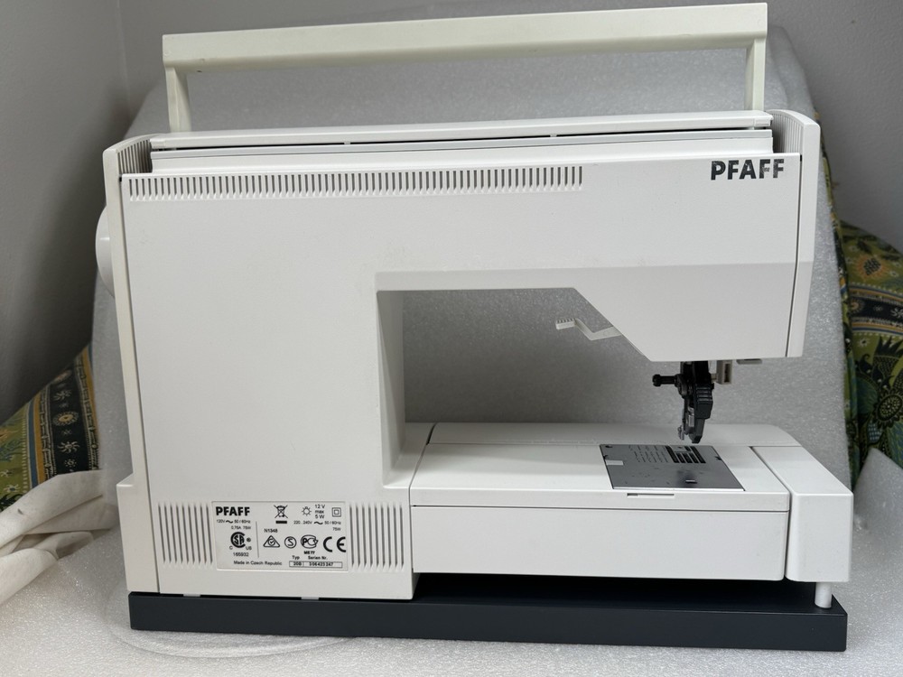 PFAFF Performance 2056 Sewing Machine Tested Working Storage Case