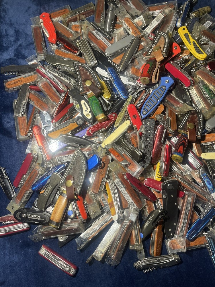 Pocket Knives/multitools Lot (see description)