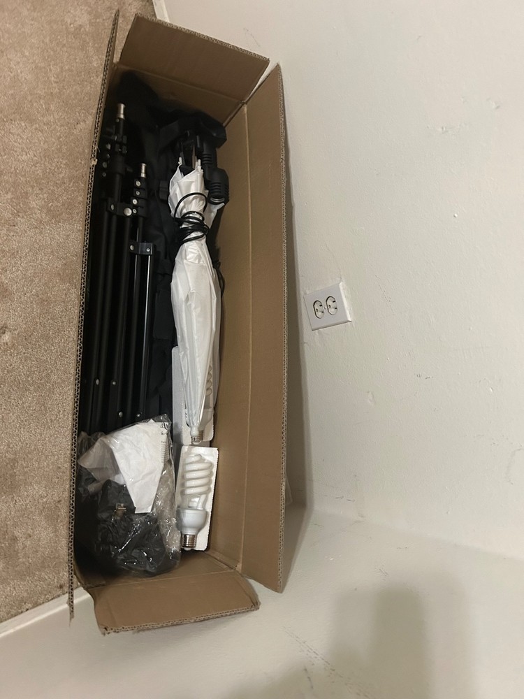 Photography Backdrop Studio Lighting Kit. Lightly used. Some items never used