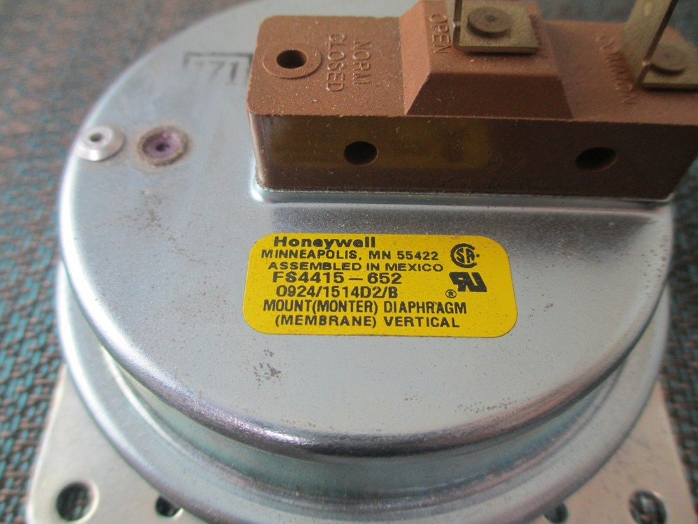 Lennox 13H2001 Pressure Switch NEW!
