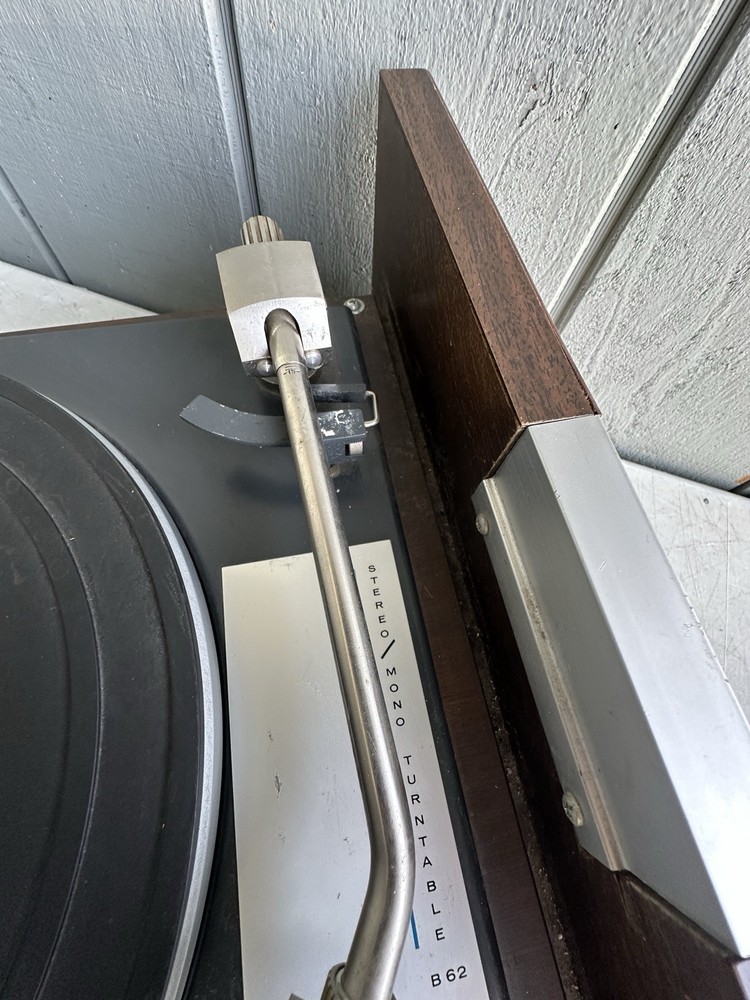 BOGEN B62 TURNTABLE (Read)