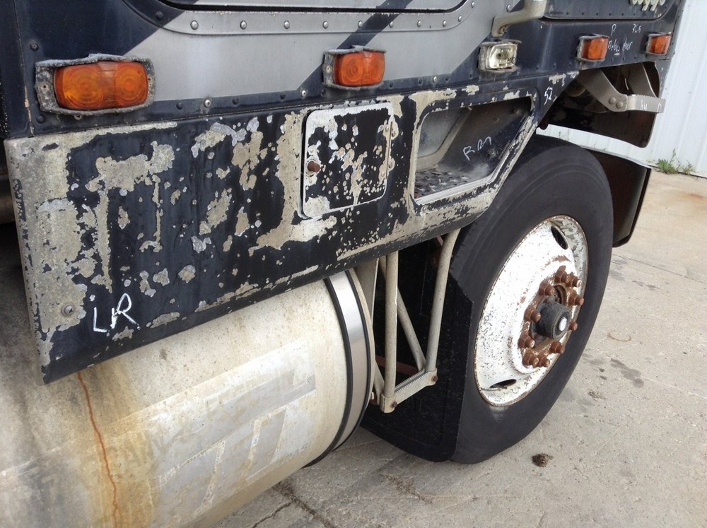 International 9670 ALUMINUM CAB Panel