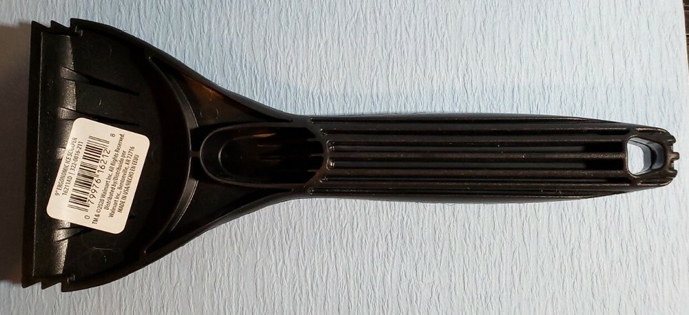Brand New "Ergonomic Ice Ripper Windshield /Window Scraper Snow Chipper" Black