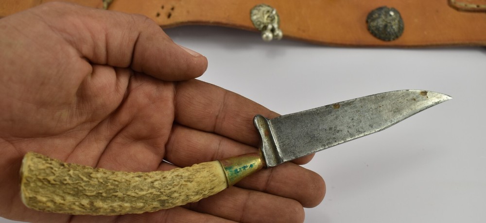 Vintage Dagger Ethnic with Leather Belt Ottoman?