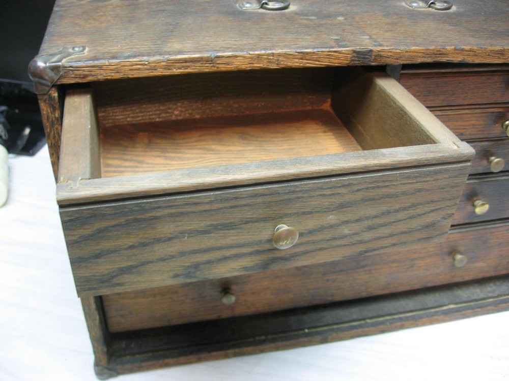 ANTIQUE MACHINIST CHEST