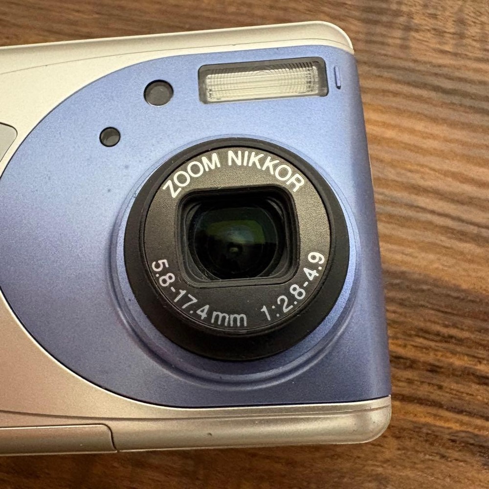 Nikon COOLPIX E2000 Compact Digital Camera Tested Zoom Flash AF Features