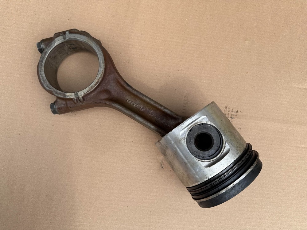 Volvo Diesel VE-D12 Piston + Connecting Rod