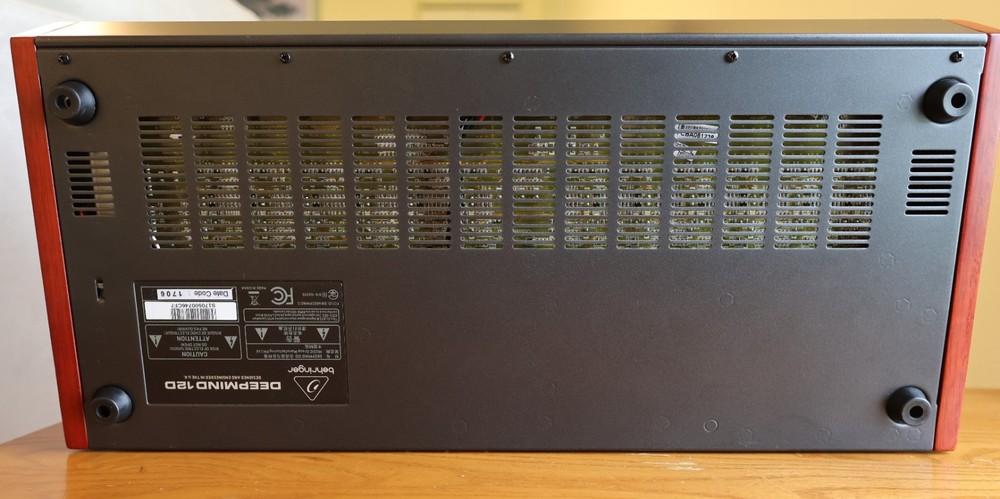 Behringer DeepMind 12D-Analog 12-voice Polyphonic desktop/rack synthesizer MINT!