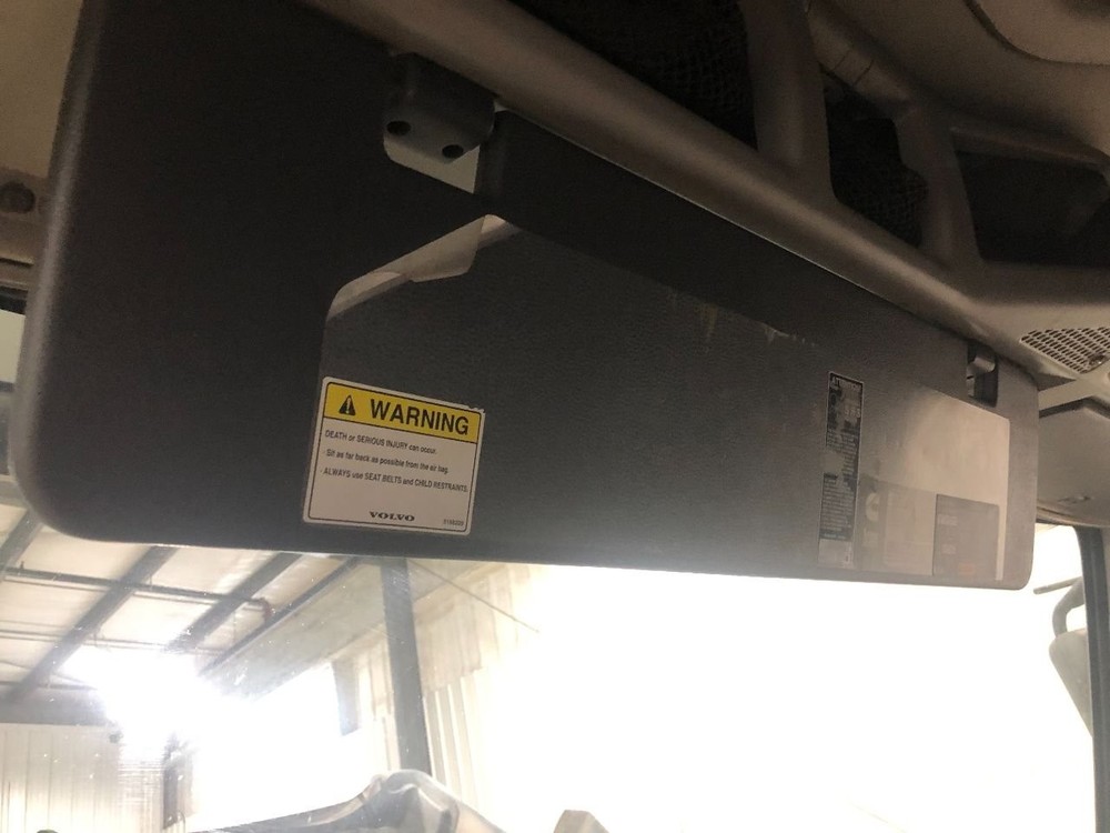 Volvo VNL Left/Driver Interior Sun Visor - Used