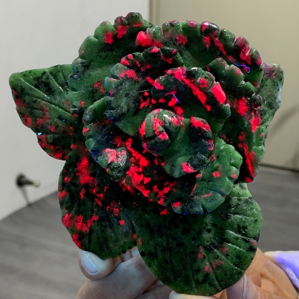 1.2LBNatural green Ruby zoisite(anylite)crystal Carving rose glow under UV light