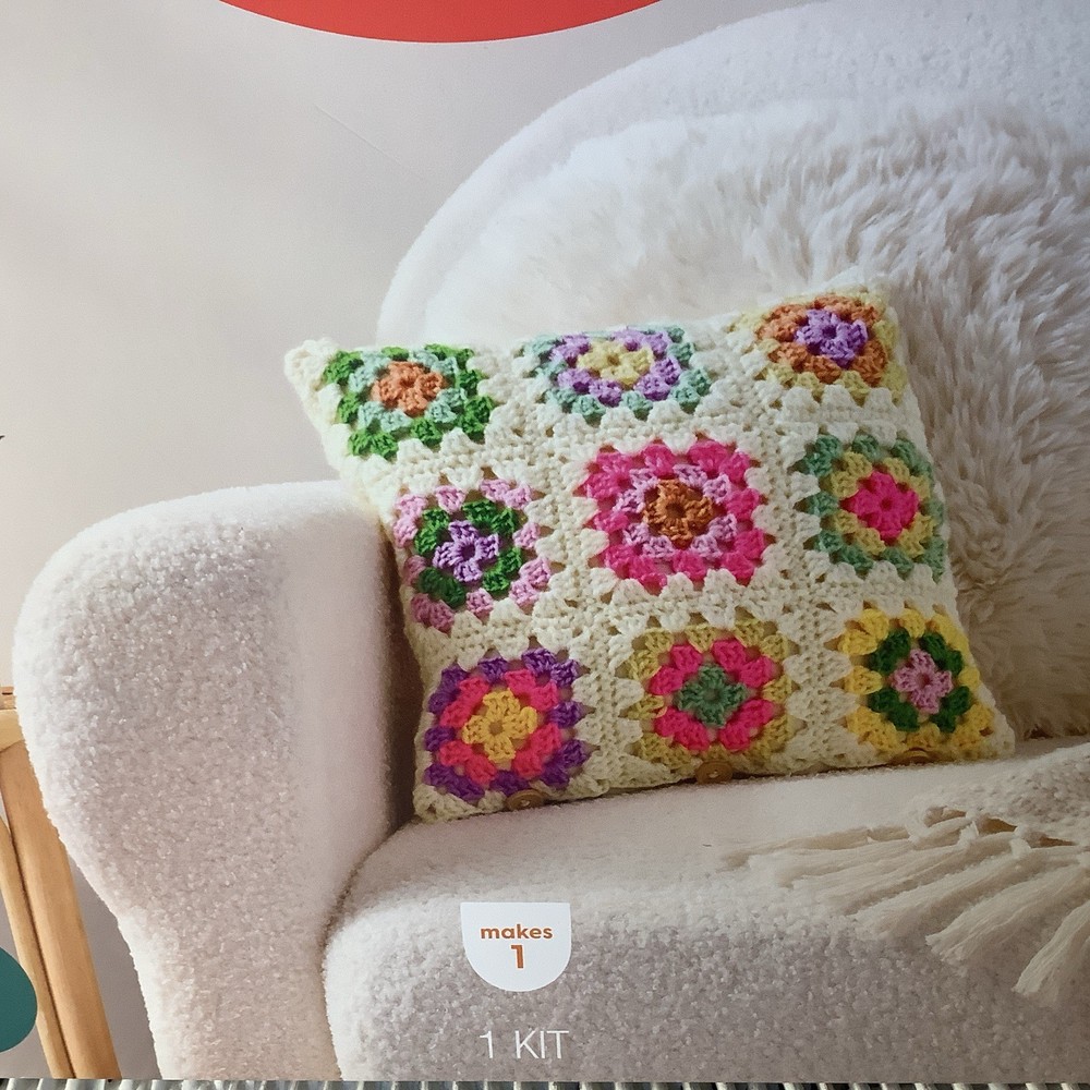 Mondo Llama Crochet Throw Pillow Kit NEW