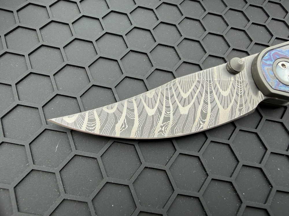Hypercut Bikkhu - Damasteel & Black Timascus & MOP Pivot