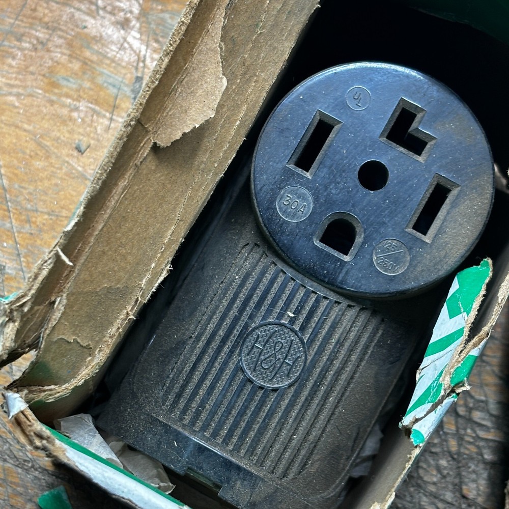 BRYANT PHENOLIC SURFACE RECEPTACLE 30 A 3POLE 4 WIRE 5784 ⭐