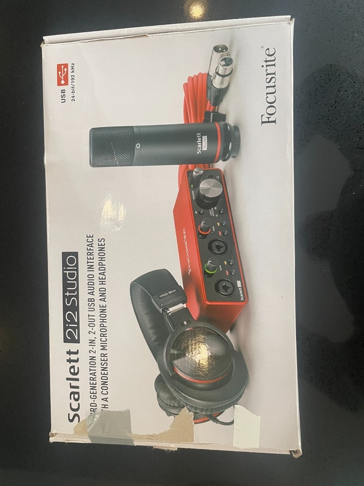 Focusrite Scarlett 2i2 Studio 3rd Generation USB Recording Pack