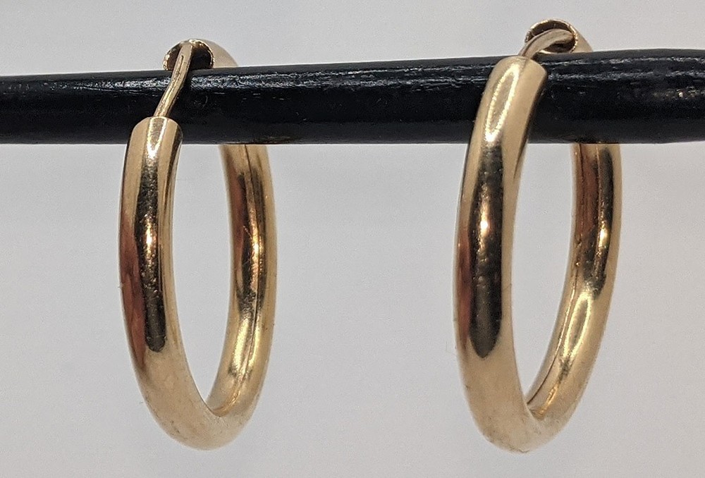 3.2 Grams 14K Solid Yellow Gold Hoop Earrings