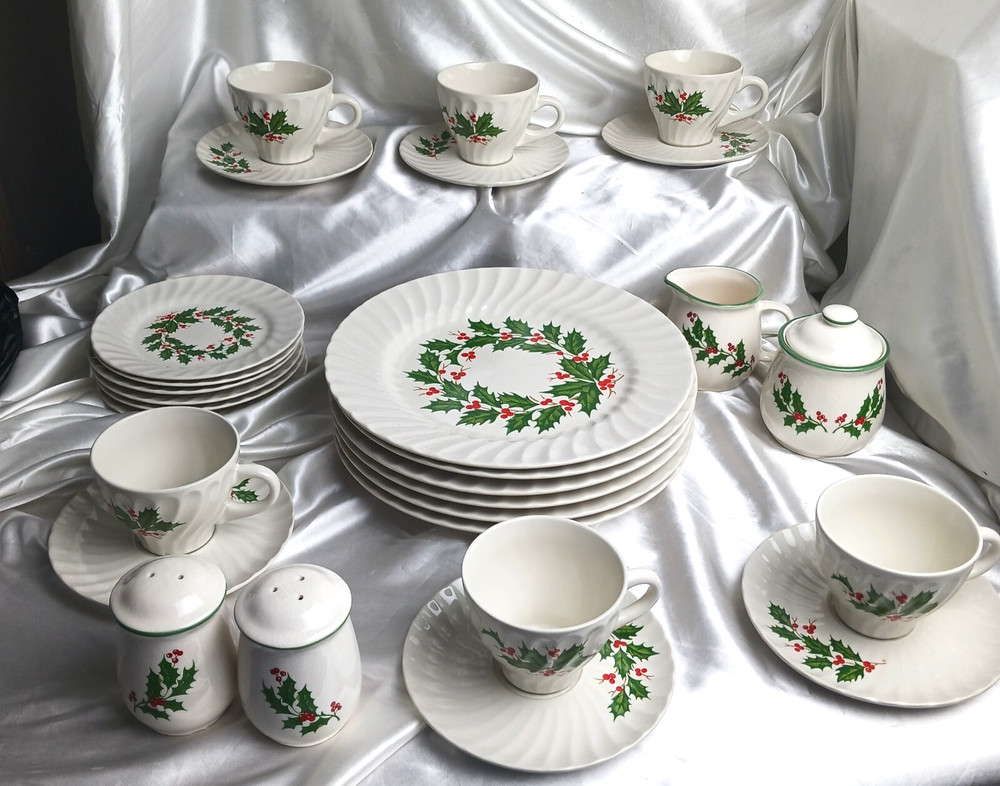 HOLLY BY SCIO DINNER SET FOR 6 W/ACCESSORIES