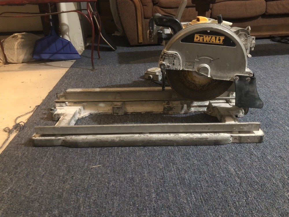 DEWALT D36000 Tile Saw - Black/Yellow