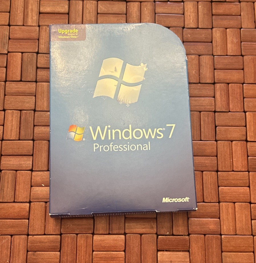 Microsoft Windows 7 Pro (UPGRADE) 32 & 64 Bit DVD Retail Box