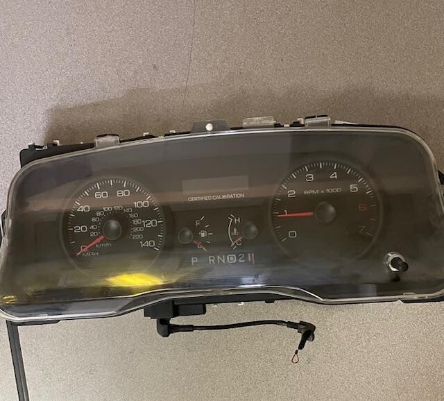 2007 Ford Crown Victoria Cluster