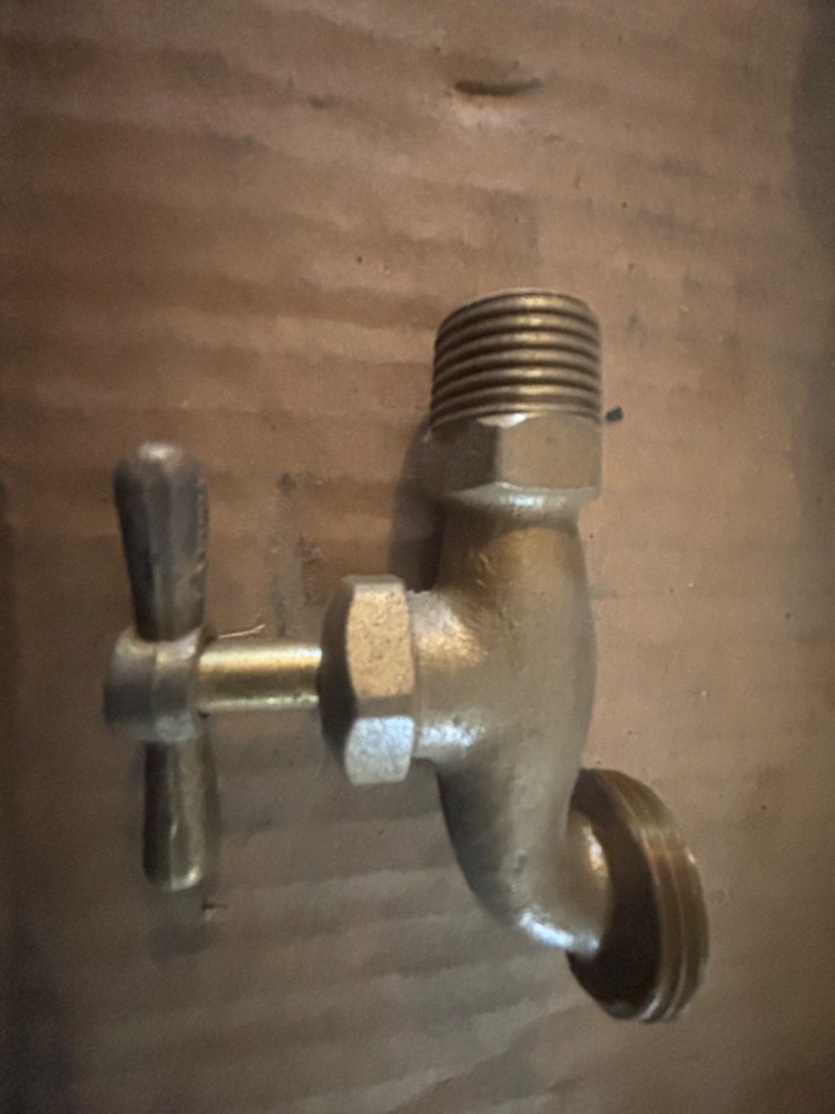 10. Quantity Brass Hose Bibb Valves 1/2" MPT (10 Quantity) new fast shipping