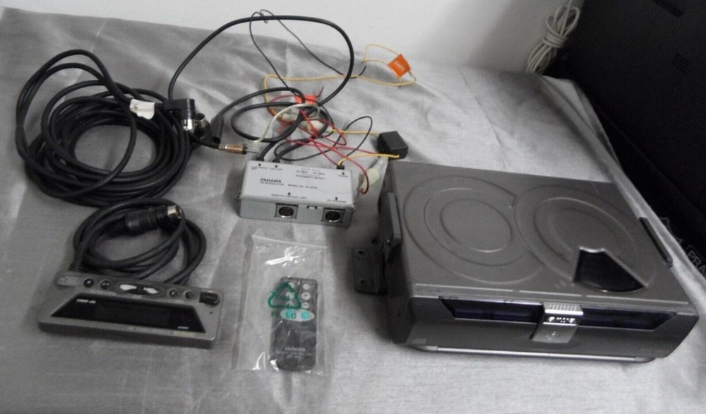 AIWA ADC-M60 6-CD changer system  RF-M60 plus Modulator CD changer Control unit