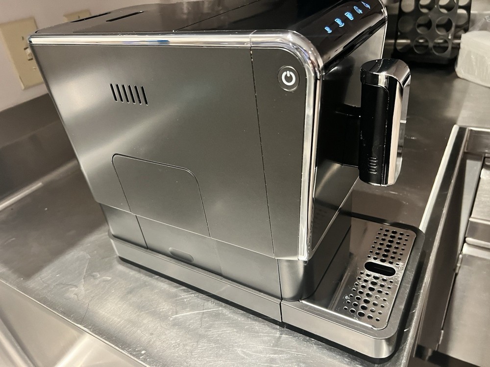 Tchibo ESPERTO Caffè 1.1 Fully Automatic Coffee Maker Bean to Brew