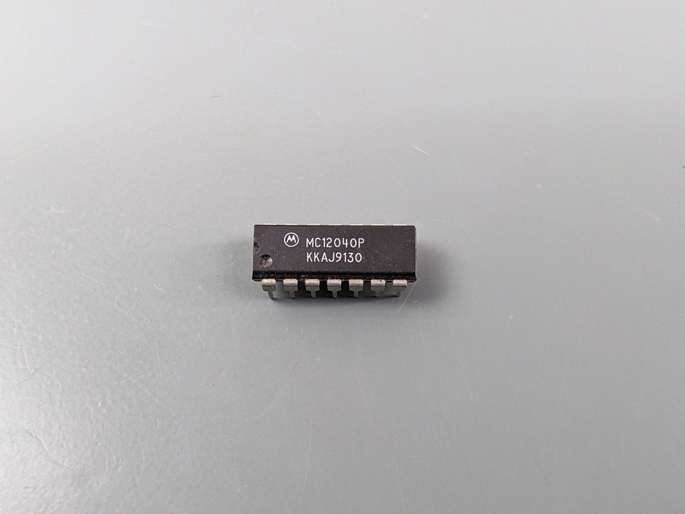 MC12040 IC, Phase/Frequency Detector, Motorola, NOS