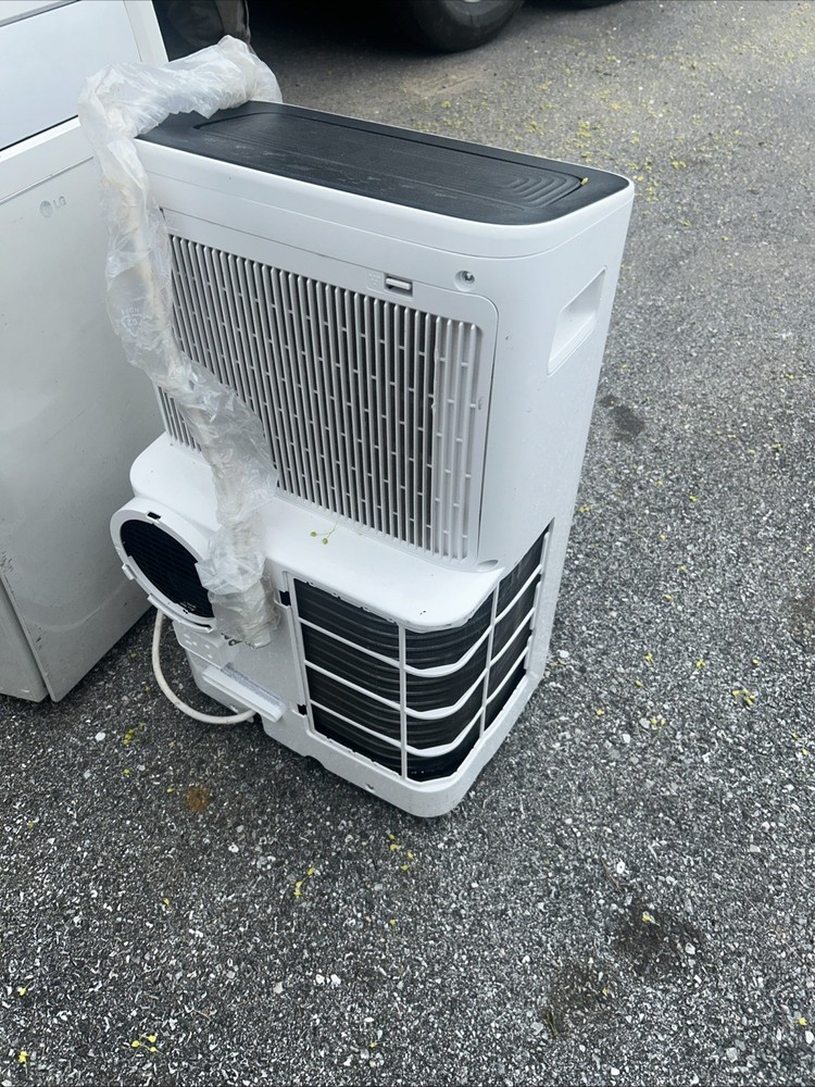 Toshiba Portable Air Conditioner, 12,000 BTU Cooling,LOCAL PICK UP-Used 1 season