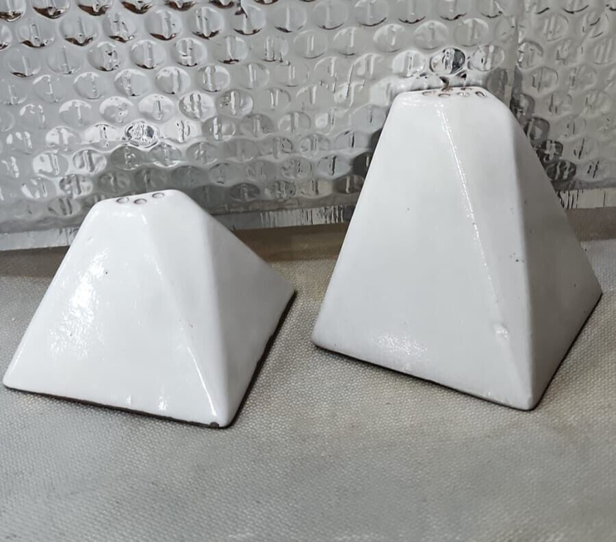 HOME ART Abstract Geometric Salt Pepper Shaker Set Midcentury Pyramid Angular