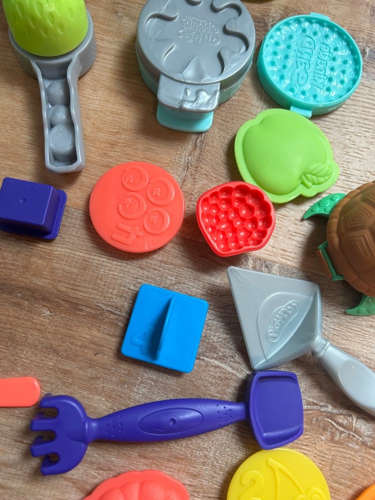 Play-doh Kinetic Sand Tools Lot, 40+ Pieces, Mixed Sets
