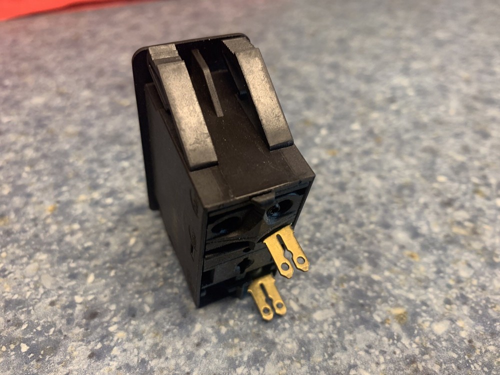 Startrac Treadmill On/Off 2 Pole Switch P/N 470-0190