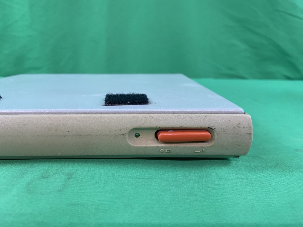 Boundless Technology 4000/260LF Color Terminal Powers on Read