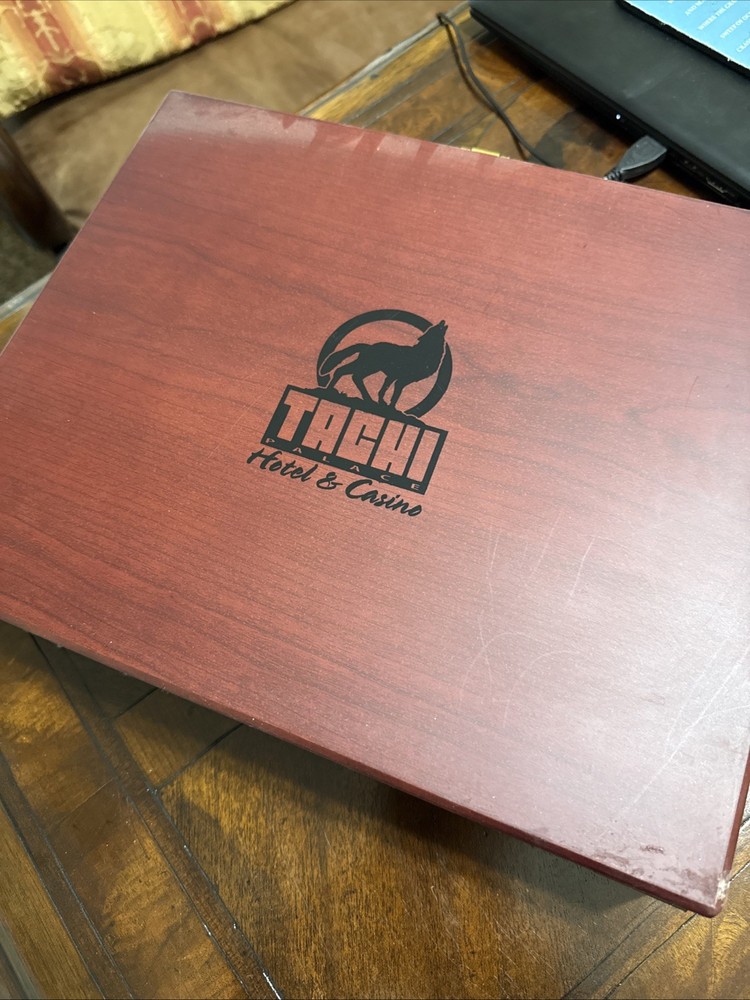 Tachi palace Golf Putting Kit