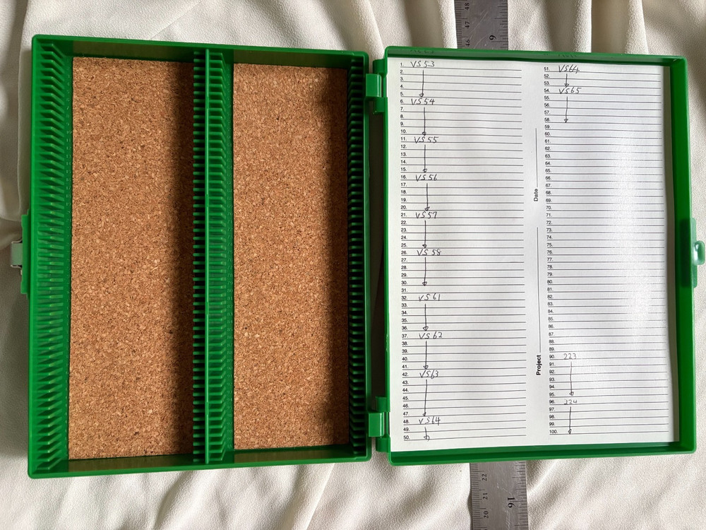 100-Place Microscope Slide Storage Box HEATHROW Cork-Lined - Green
