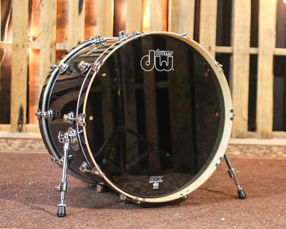 DW Performance Gloss Black Bass Drum - 14x22