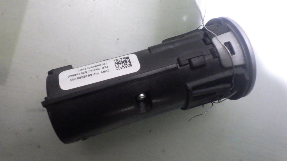 16 CHRYSLER 200 Push button ignition 68185801AB