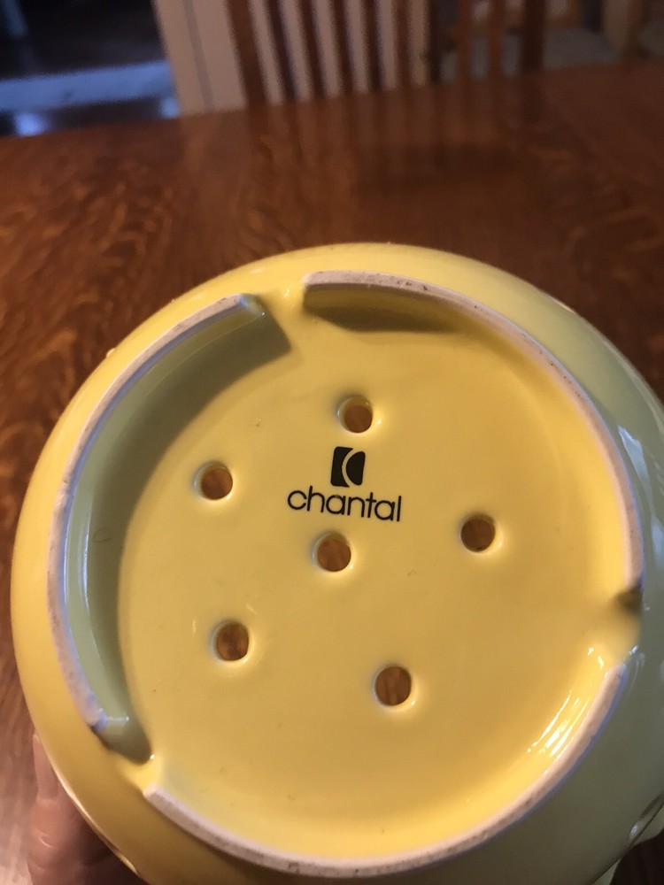 CHANTAL Stoneware Ceramic 7” Berry Strainer Fruit Veggie Colander Yellow. EUC