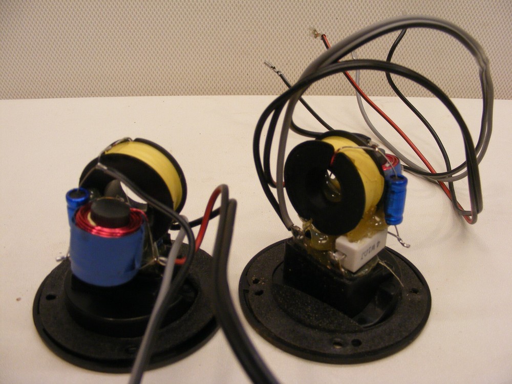 2 vintage Mission Model 70s Crossovers